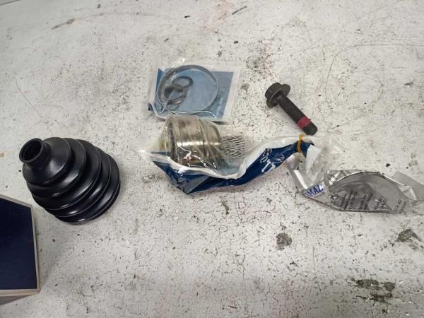 JEU DE JOINTS DE ARBRE DE TRANSMISSION AVANT  VAG - Vue 1